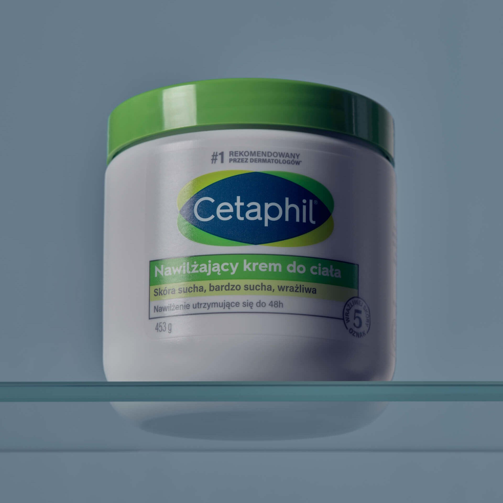 Duże opakowanie nawilżającego kremu Cetaphil.